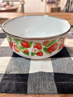 Kobe Strawberry Enamel Bowl